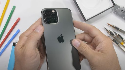 Teste de durabilidade do iPhone 13 Pro Max mostra alta resistência contra danos