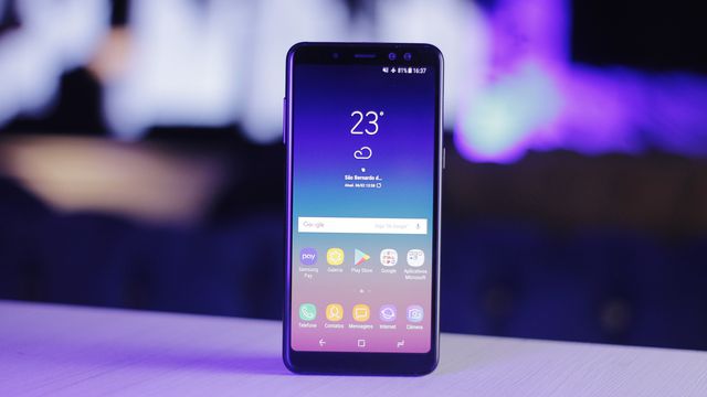Samsung lançará novas tecnologias primeiro em smartphones intermediários