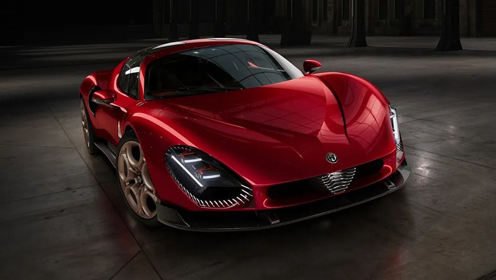 Alfa Romeo 33 Stradale será o último superesportivo a combustão produzido pela marca (Imagem: Divulgação/Alfa Romeo)