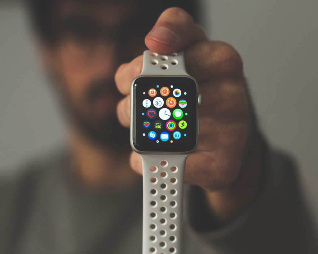 Nem todos os usuários usam todas as ferramentas dos smartwatches (Imagem: Daniel Cañibano/Unsplash)