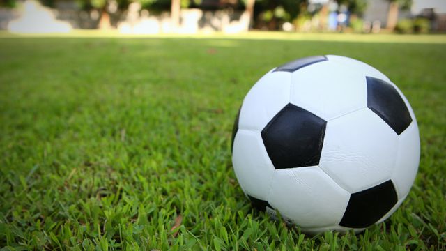 Além do FIFA e PES: conheça jogos de futebol do passado