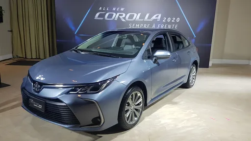 Toyota lança 12ª geração do Corolla com a primeira versão híbrida flex do mundo