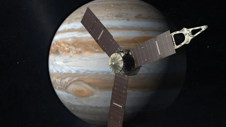 A sonda Juno realizava seu 47º sobrevoo por Júpiter antes de falhar no envio de dados (Imagem: Reprodução/NASA)