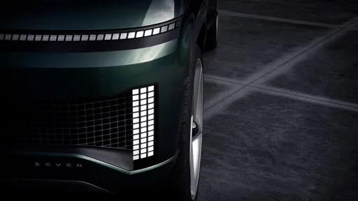 Ioniq 7, SUV elétrico da Hyundai, mostra faróis estilo “Pixels” em novo teaser