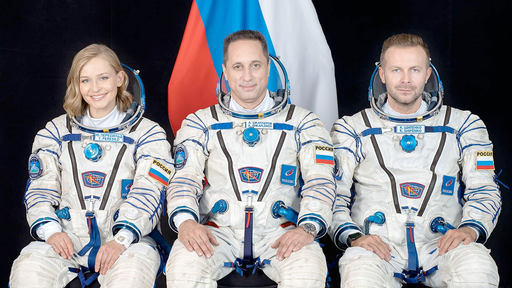 Equipe russa de filmagem chega à Estação Espacial Internacional