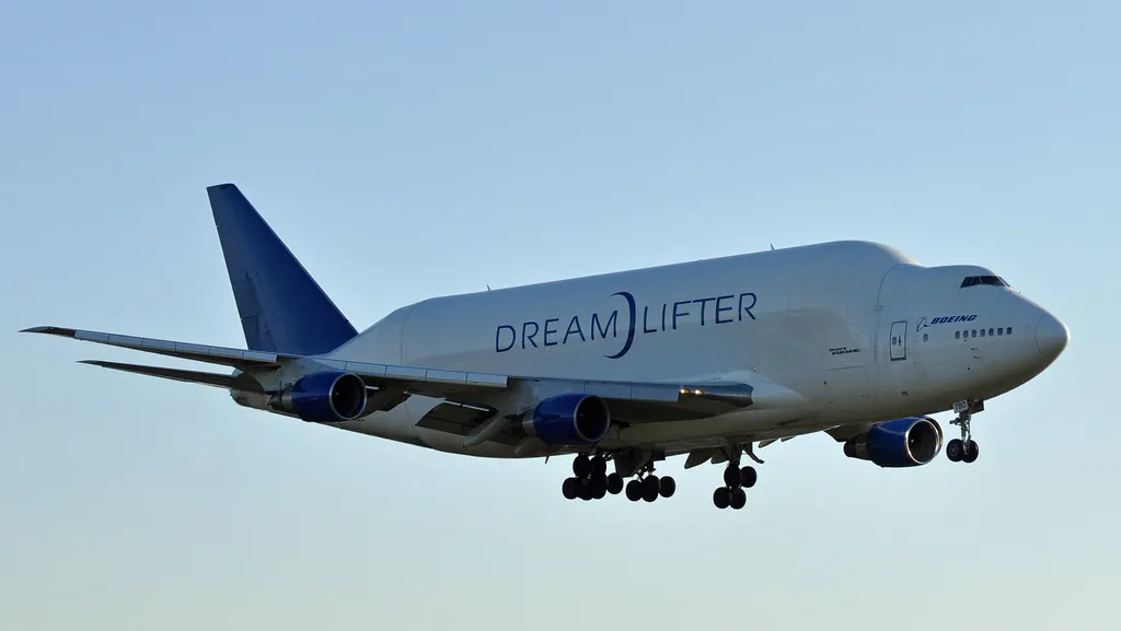 747 Dreamlifter tem uma 'carinha' de Beluga, não é mesmo? (Imagem: Erick Sallard/Wikimedia/CC)