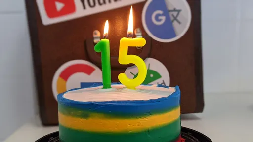 Google Brasil 15 anos | Veja a evolução da tela inicial do buscador