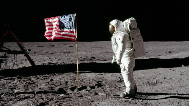 Agência espacial russa diz que vai "investigar" se Homem realmente pousou na Lua