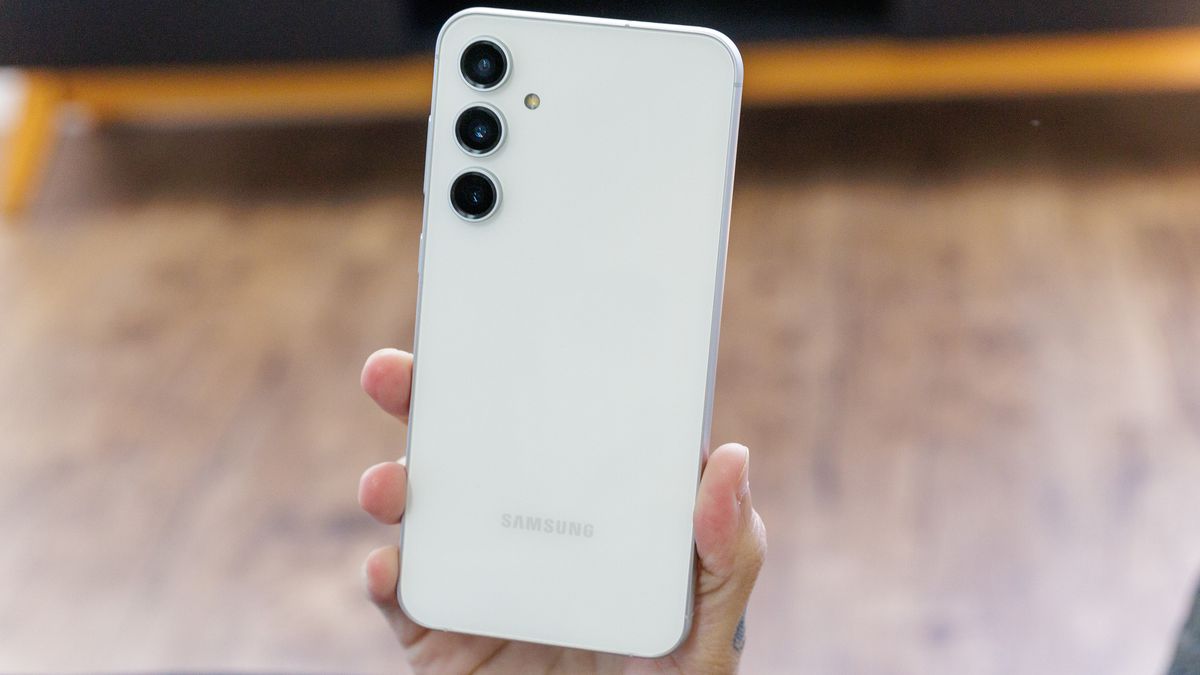 Samsung Galaxy S23 FE é bom? Veja ficha técnica, preço e lançamento