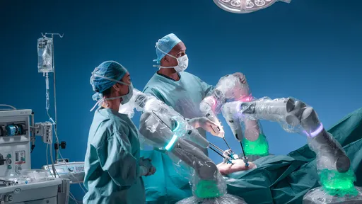 Robôs cirurgiões já são realidade no Brasil e nós te contamos tudo sobre eles