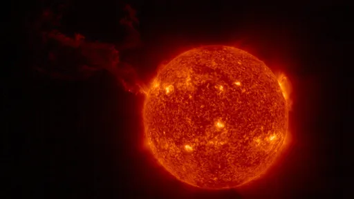 Explosão solar gigantesca é registrada pela sonda Solar Orbiter
