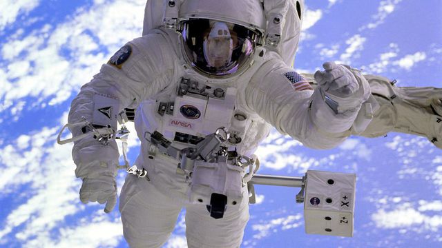 EMU | Como funciona a roupa dos astronautas da NASA?