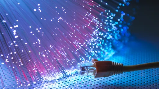 Cientistas conseguem transmitir dados a 1 Tbps usando fibra óptica