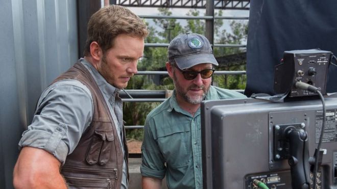 Jurassic World: Domination | Diretor compartilha imagem dos bastidores do filme