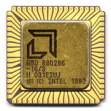 AMD Am286 foi um dos primeiros processadores da AMD e utilizava desing licenciado do Intel 80286, mas com frequências de 16 MHz e 20 MHz. (Imagem: CPU-Collection.de / Reprodução)
