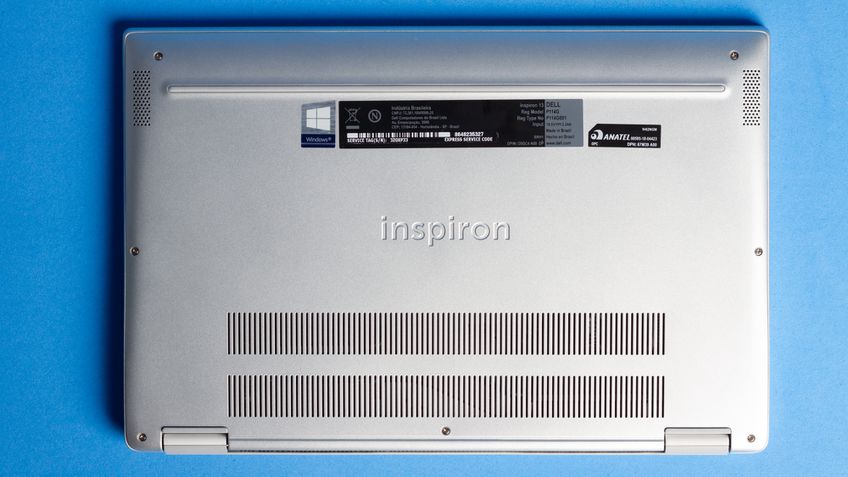 Dell Inspiron 13 7000: parte de baixo Dell Inspiron 13 7000: parte de baixo