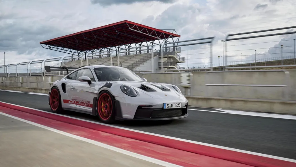 Porsche 911 GT3 RS wurde entwickelt, um auf der Rennstrecke zu glänzen (Bild: Disclosure / Porsche)