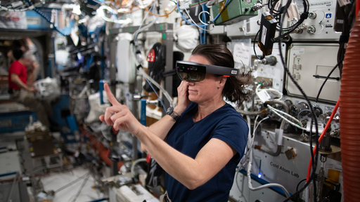 Astronautas usam realidade aumentada na ISS e realizam tarefas com autonomia