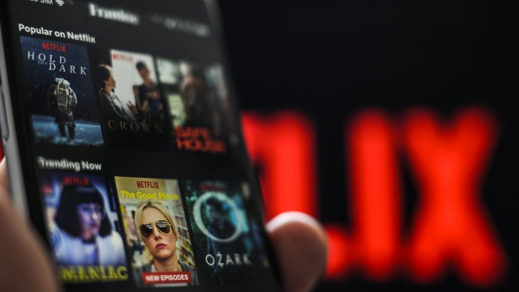 Usuários ativos da Netflix no Brasil diminuem após cobrança por