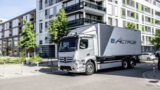 Mercedes lança o eActros, seu primeiro caminhão elétrico, na Europa