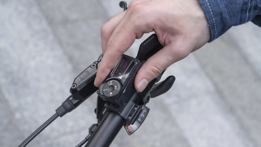 Motor que transforma bicicleta em e-bike