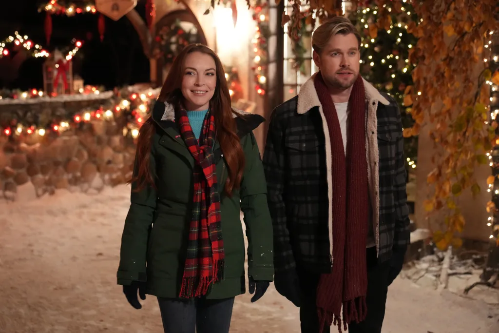 Lindsay Lohan e Chord Overstreet estrelam a comédia romântica de Natal Falling for Christmas (Imagem: Divulgação / Netflix)