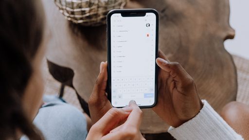 Como usar o Falar Digitação do iPhone para ouvir correções de textos