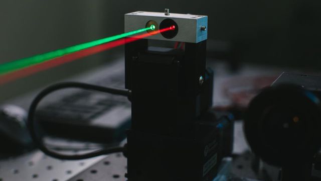 Facebook estuda tecnologia para fornecer conexão de internet via laser