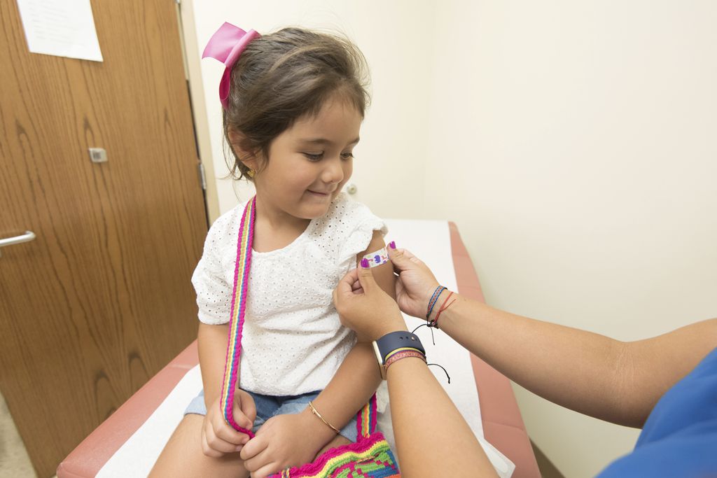 Pfizer pretende pedir autorização para vacinar crianças menores de 5 nos EUA (Imagem: Rawpixel)