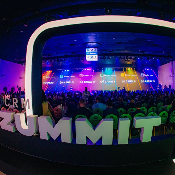 CRM Zummit Bombando: IA, Segurança e o Segredo para Conquistar Clientes (e Vender Mais!)