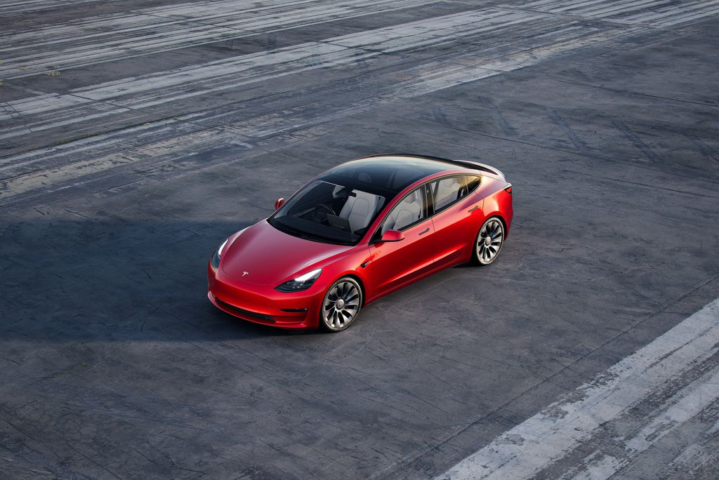 O Tesla Model 3 é o carro mais barato da montadora atualmente (Imagem: Divulgação/ Tesla)