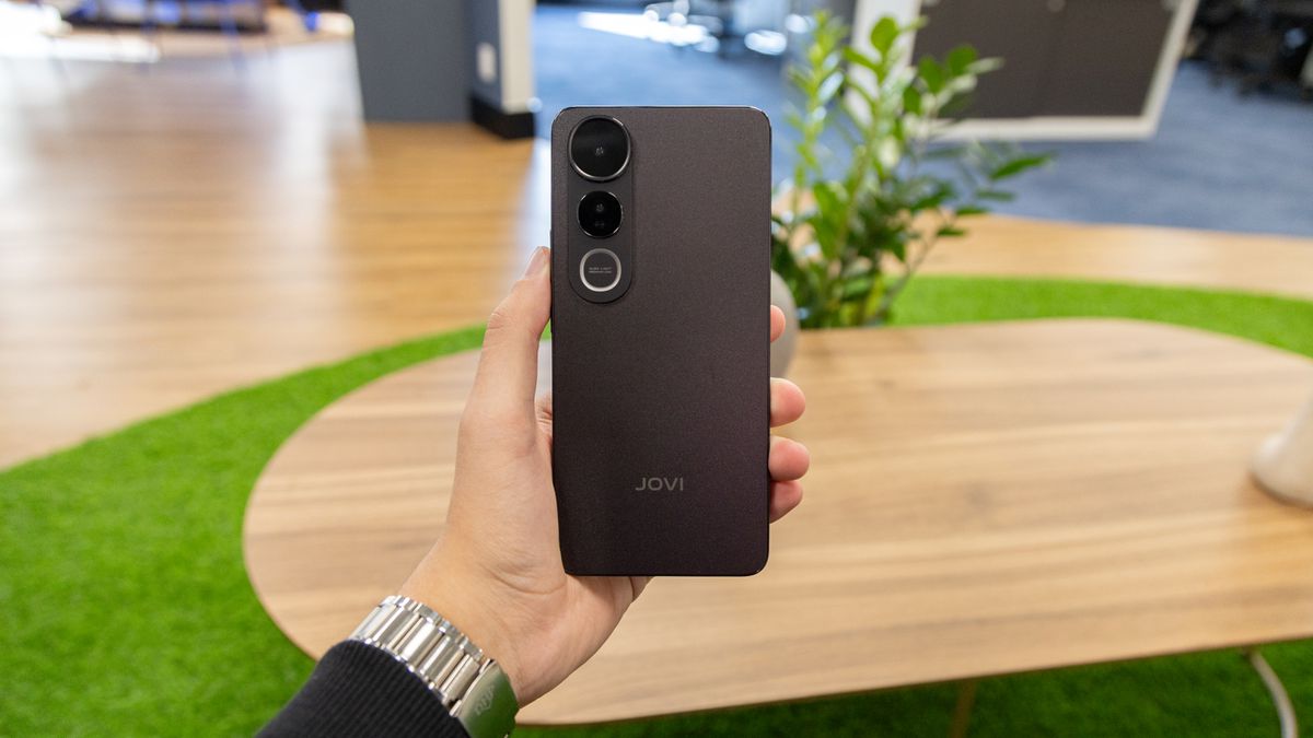 Celular com bateria para dias: Jovi V50 Lite está com preço no chão; conheça