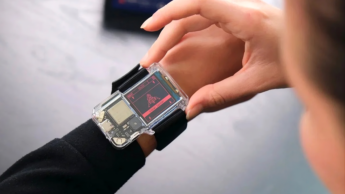 Smartwatch NASA Artemis 2 pode ser reprogramado até por crianças e custa R$ 664