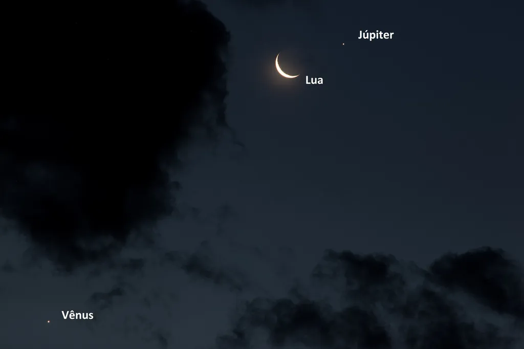 Conjunção da Lua e Júpiter, com Vênus no lado esquerdo da foto (Imagem: Reprodução/Rodolfo Langhi (Observatório de Astronomia da Unesp)