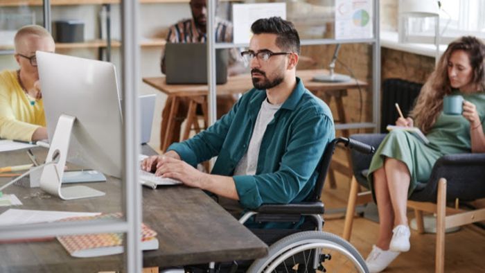 Bradesco e DIO lançam bootcamp gratuito em Java e QA com foco na inclusão de PcD
