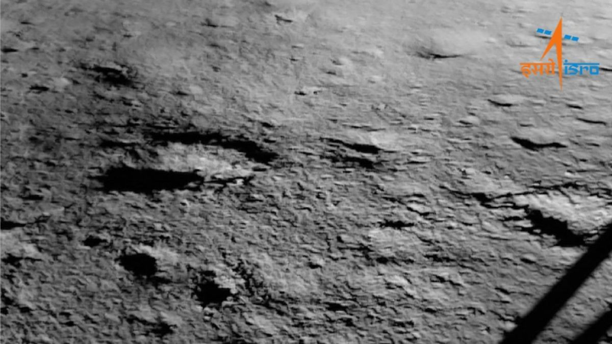 The Chandrayaan-3 probe has sent back the first image of the moon after its descent