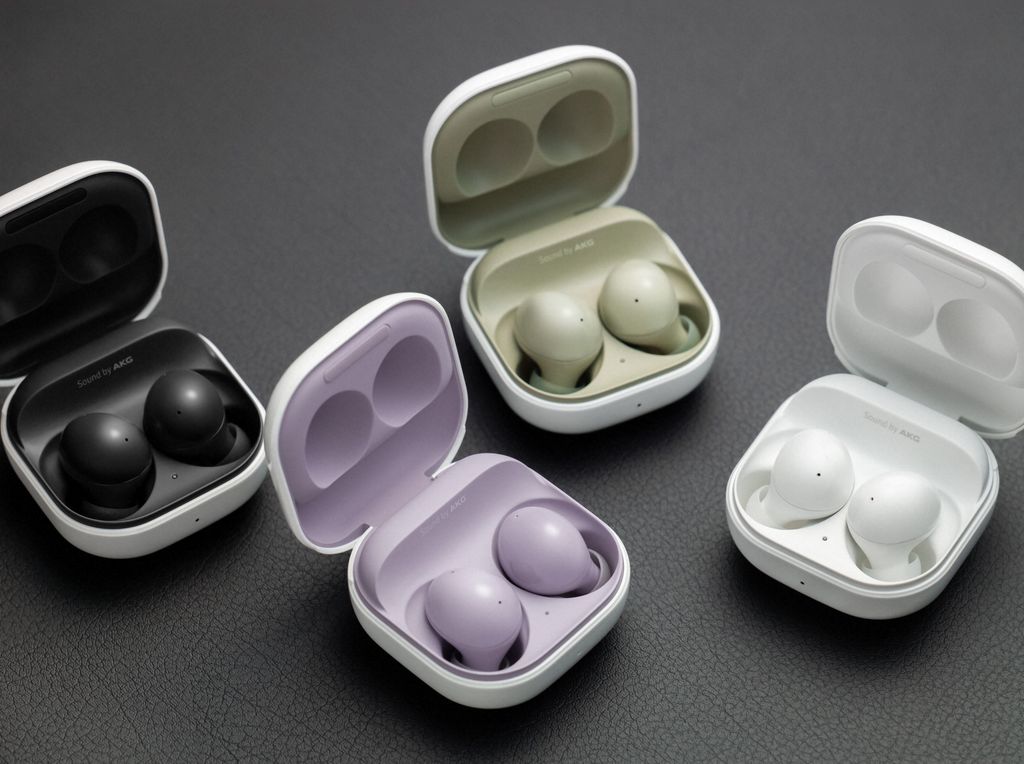 Fone mais vendido no Magalu em 2023, o Samsung Galaxy Buds 2 combina preço acessível e recursos premium, como ANC e som espacial 360° (Imagem: Reprodução/Samsung)