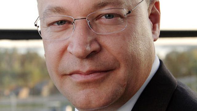 Acionistas da Nokia criticam Stephen Elop durante reunião anual
