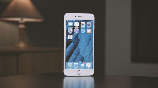 Apple coleciona mais de 60 processos por deixar iPhones antigos mais lentos
