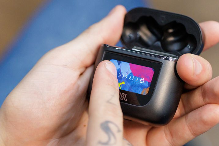 JBL Tour Pro 2 fones