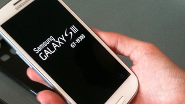 Samsung Galaxy S III supera iPhone 4S e é novo líder mundial em vendas
