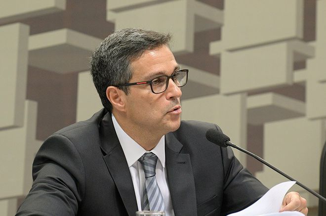 Roberto Campos Neto: presidente afirma que BC não havia determinado como lidar com o modelo de pagamento proposto pelo WhatsApp Pay
