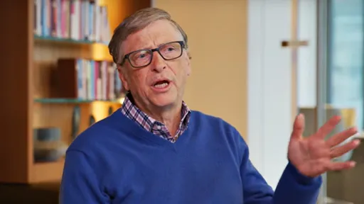 Bill Gates diz que coronavírus será um risco até 2022, mesmo com vacinação