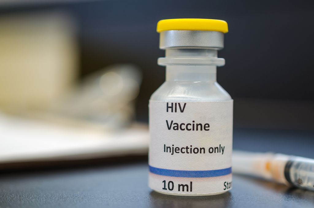 Estudo brasileiro irá investigar eficácia de potencial vacina contra o HIV de seis doses (Imagem: Reprodução/Twenty20photos/Envato Elements)