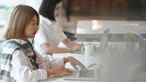 Curso quer capacitar e empregar 100 mulheres no setor de tecnologia