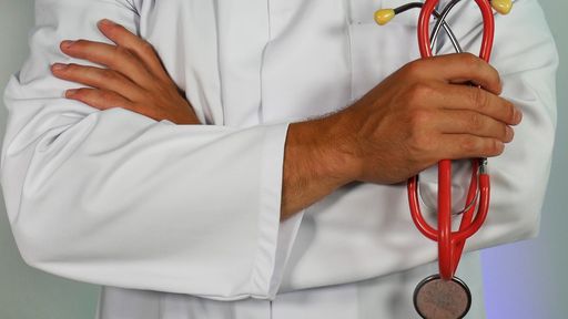Maio vermelho | Como a tecnologia pode ajudar na luta contra a hepatite?