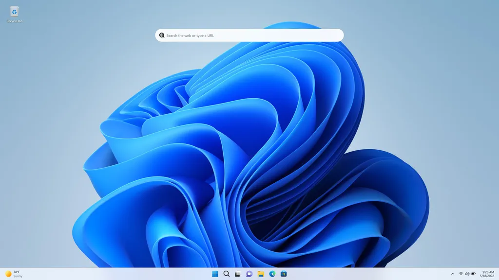 O Windows 11 inovou com a barra de tarefas centralizada, menus renovados e recursos inéditos como as guias no Explorar (Imagem: Reprodução/Microsoft)