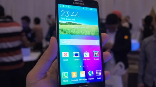 Samsung anuncia seu smartphone mais fino, o Galaxy A7