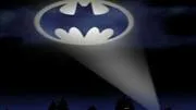 Bat-sinal ilumina cidade na Nova Zelândia
