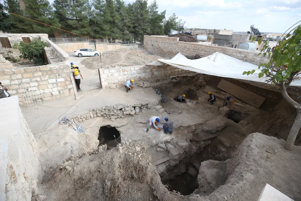Vista externa da escavação em Matiate, abaixo de Midyat (Imagem: Ministry of Culture and Tourism/Divulgação)